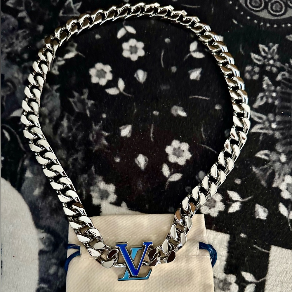 Louis Vuitton Chain